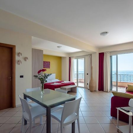 B&B La Sirena Санта-Тереза-ди-Рива Экстерьер фото