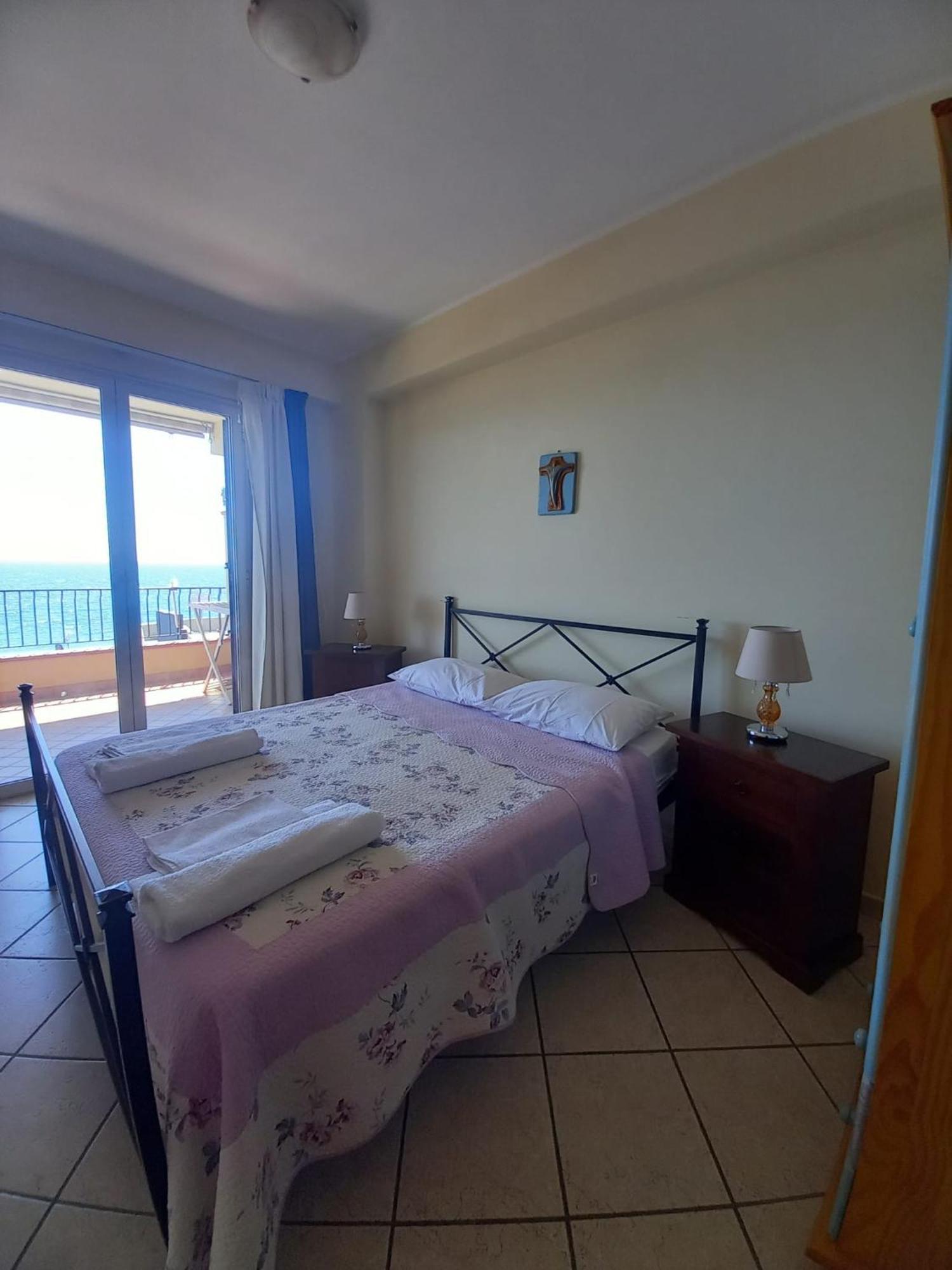 B&B La Sirena Санта-Тереза-ди-Рива Экстерьер фото