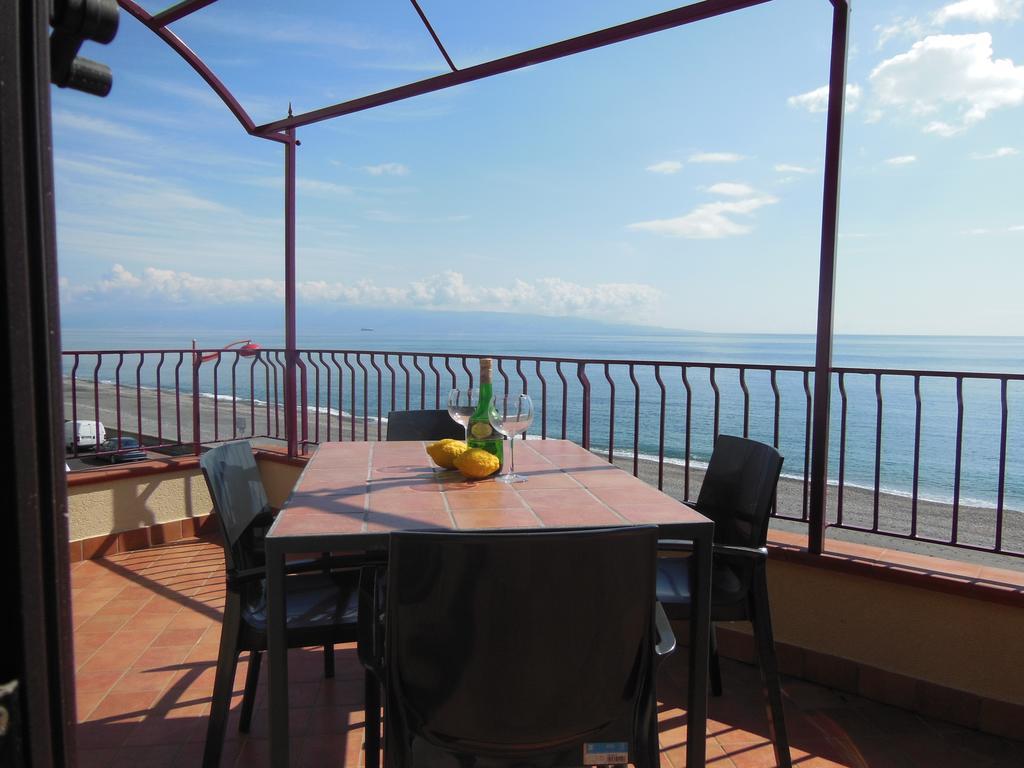 B&B La Sirena Санта-Тереза-ди-Рива Экстерьер фото