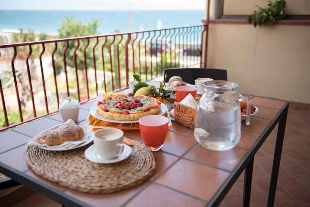 B&B La Sirena Санта-Тереза-ди-Рива Экстерьер фото