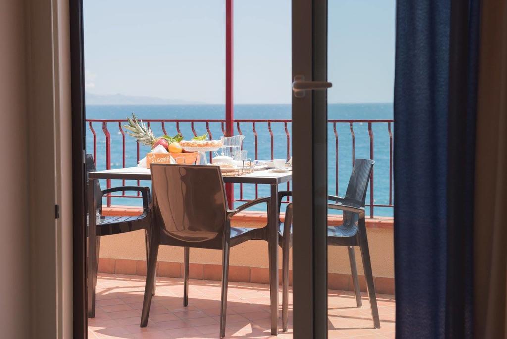 B&B La Sirena Санта-Тереза-ди-Рива Экстерьер фото