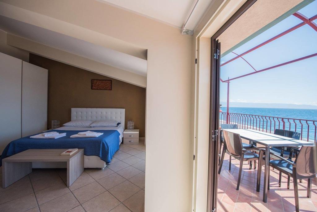 B&B La Sirena Санта-Тереза-ди-Рива Экстерьер фото